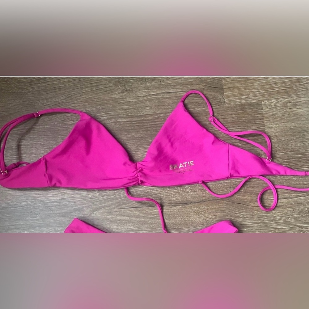 Hot Pink Medium Skatie Swim Top 🩷🩷🩷